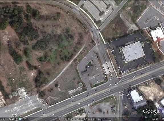 3rd image of 1004 Windy Hill Rd.