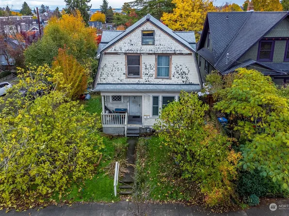 2022 Warren Avenue N, Seattle, WA 98109