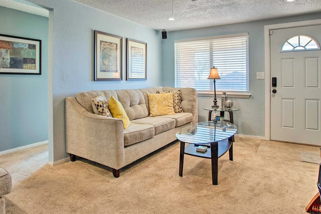 1029 SW 99th Pl — Photo 3