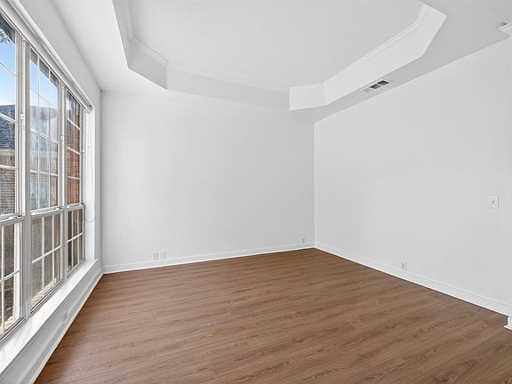 4th image of 3225 Heatherbrook Dr