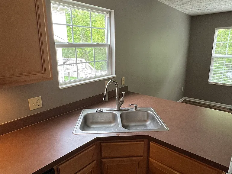 2494 Cedar Creek Ln — Photo 12