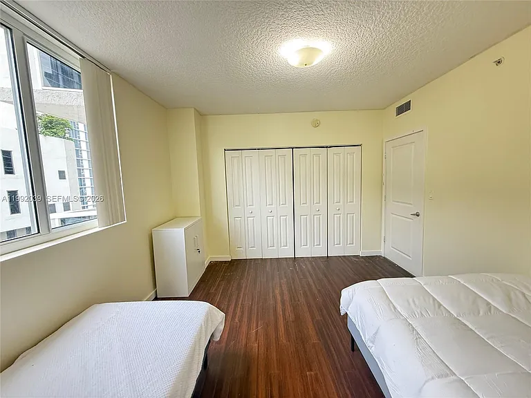 601 NE 23rd St #901 — Photo 4