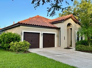 8221 Dunham Station Dr, Tampa, FL 33647