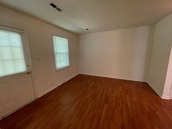 3rd image of 933 Grand Arbre Dr