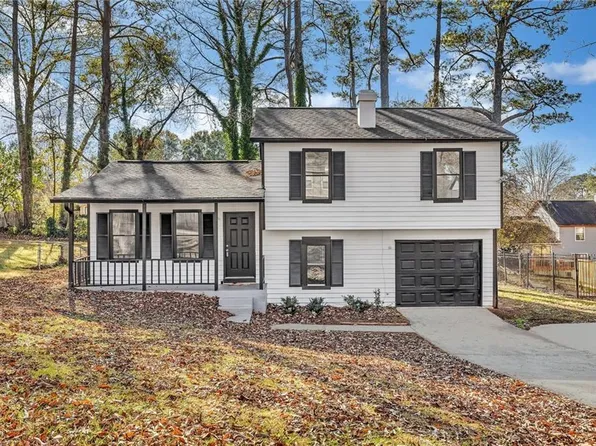 3959 Wood Path Dr, Stone Mountain, GA 30083
