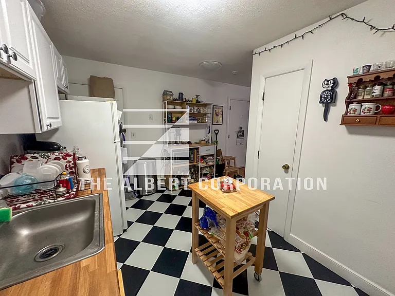 36 Dighton St #4 — Photo 4