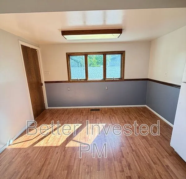204 N Main St — Photo 5