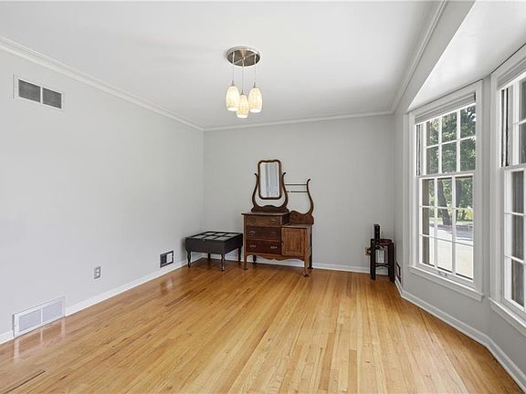 5th image of 3609 S Phelps Rd