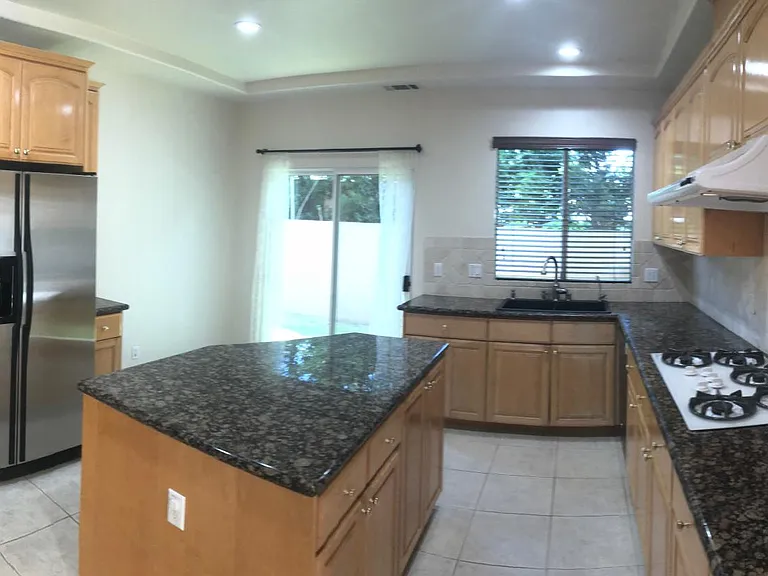 327 California St #B — Photo 16