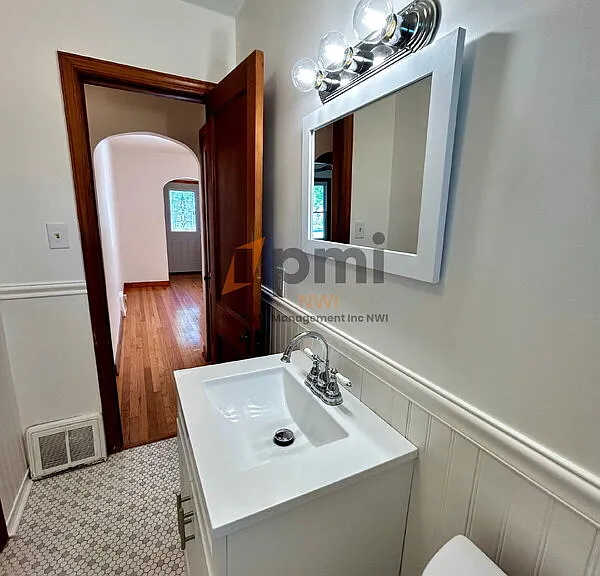 9344 Keilman St — Photo 11