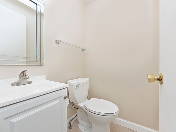 Mid level power room