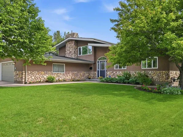 355 N Willow Ridge Pl SE, Calgary, AB T2J 1N2
