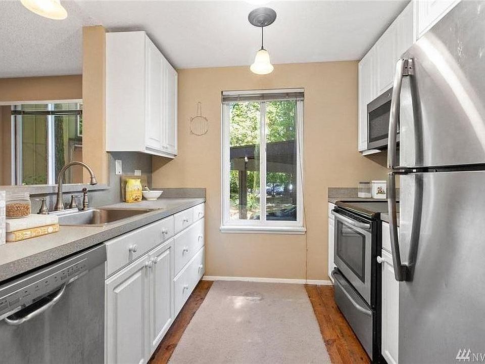 1st image of 14502 NE 30th Pl #31B