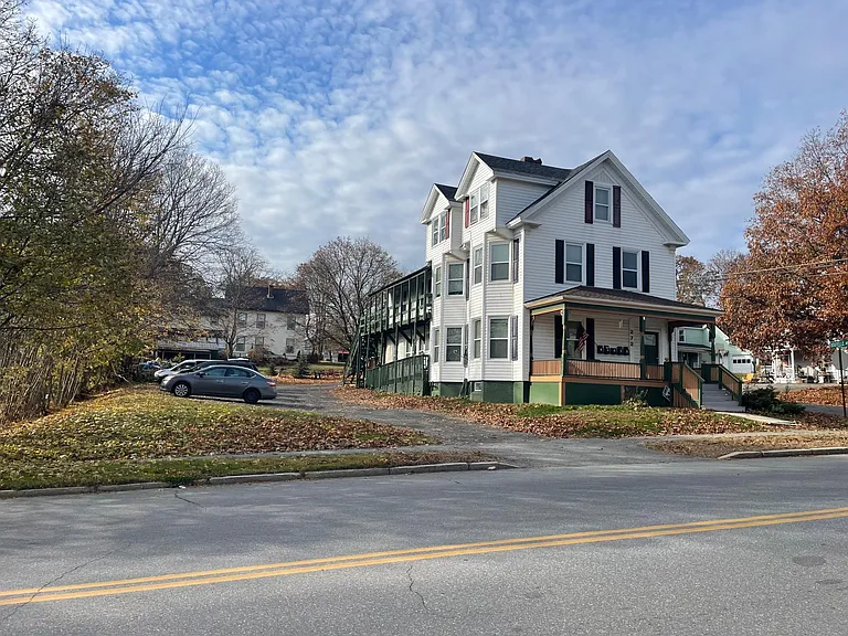 272 Main St — Photo 9