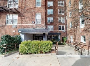 9707 67th Ave APT 5H, Rego Park, NY 11374