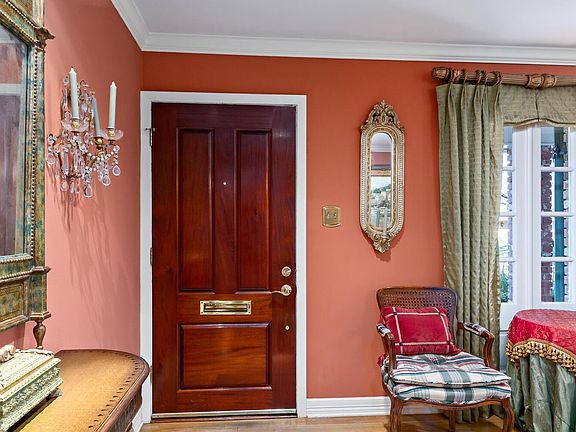 5th image of 1730 Karen Ln