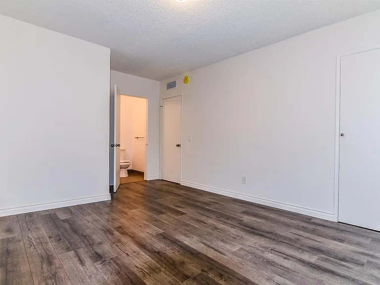 512 Griswold St #9 — Photo 13