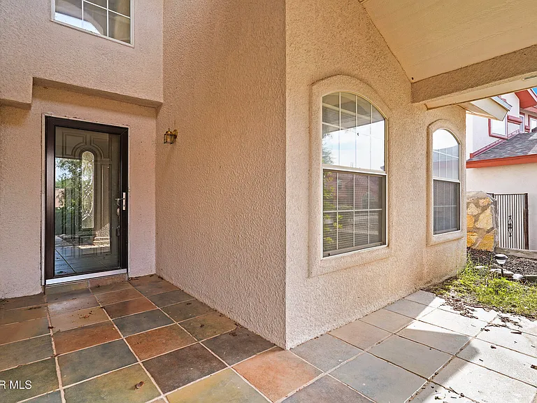 7481 Umbria Dr — Photo 4