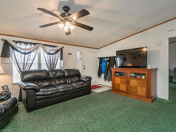 3rd image of 2524 Ashewood Dr