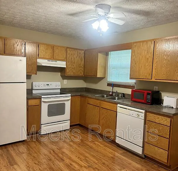 140 Mount Vernon Ln #COLONIAL 140 — Photo 4