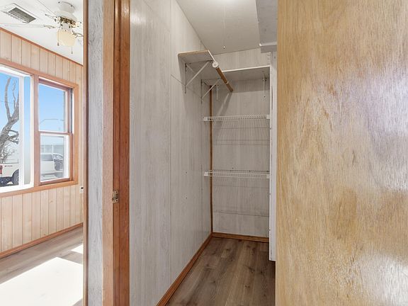 5th image of 406 W Wishart Street