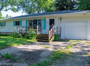 9970 Burgess Ct, White Lake, MI
