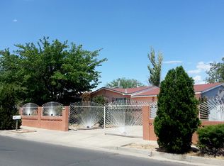 1204 Sapphire St SW, Albuquerque, NM 87121