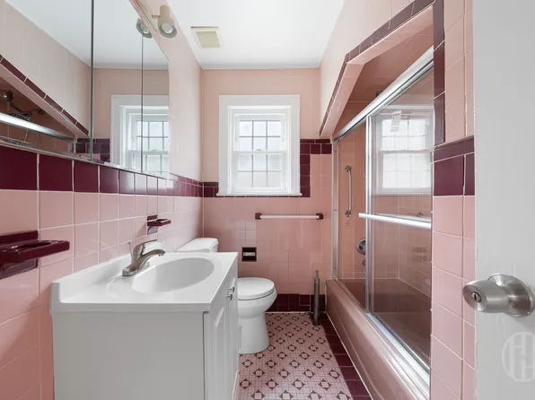 246-14 137th Road image 22 of 26