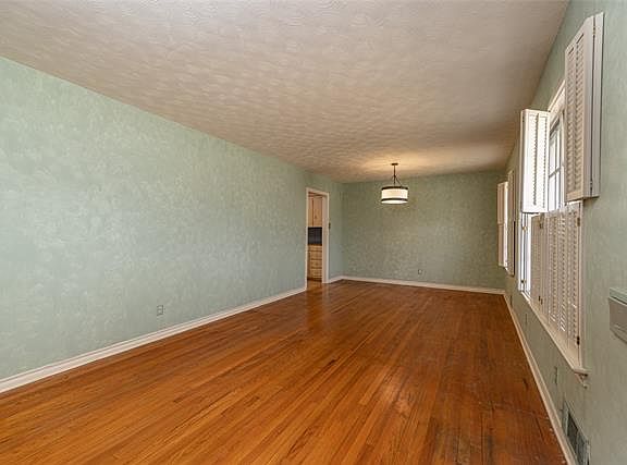 2nd image of 9203 Sorrento St