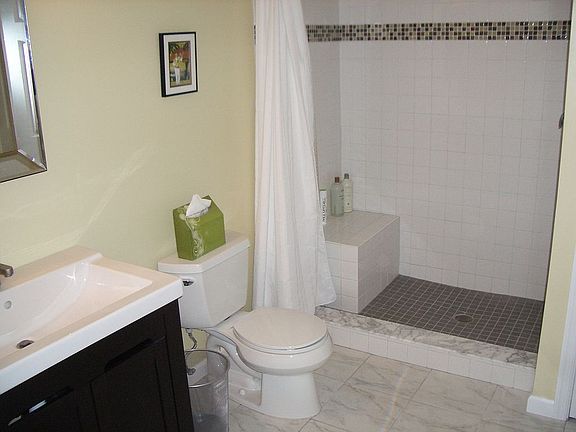 2nd master bedroom full bath