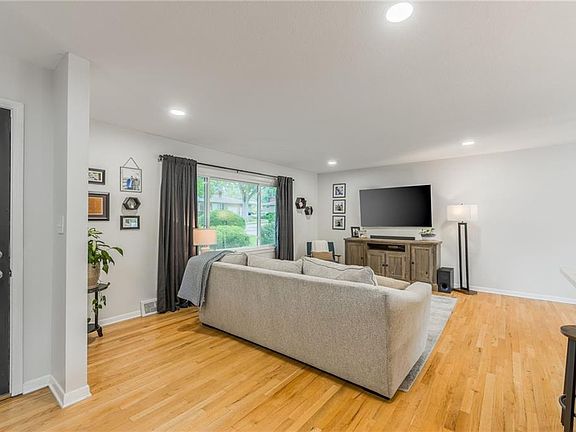 2nd image of 1503 NE 51st Ter