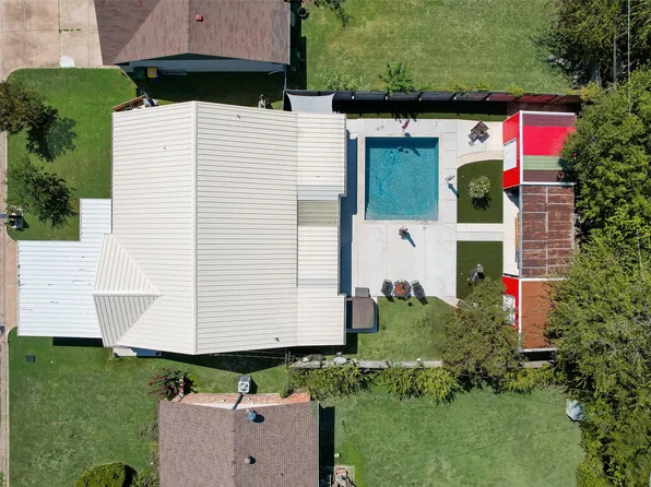 621 Saddle Rd, White Settlement, TX 76108