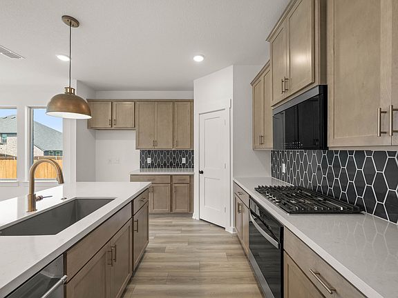 12_6929 Freight Train- Kitchen-3