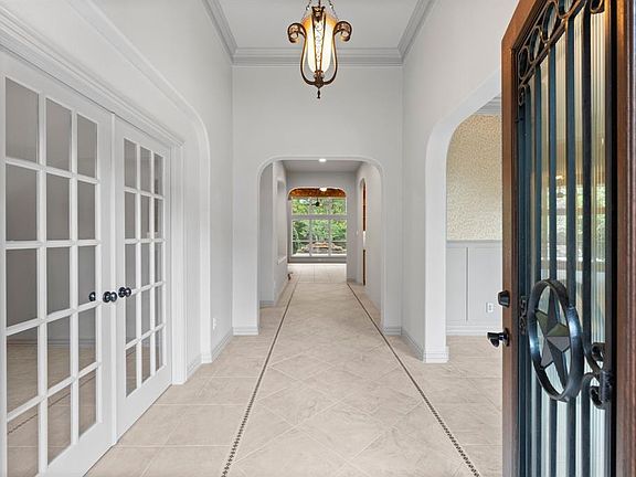 5th image of 34 N Scribewood Circle
