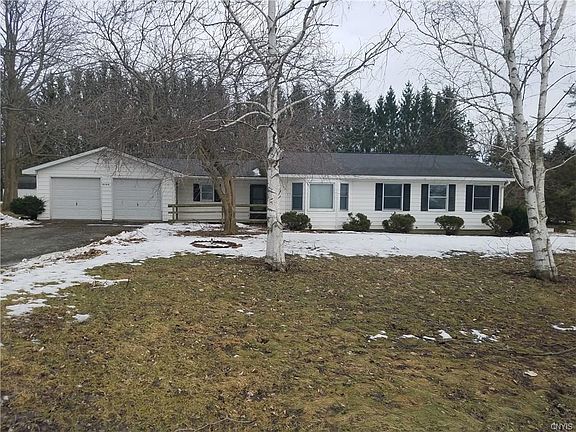 3rd image of 5962 Sturgeon Dr