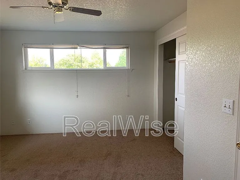 210 Sweetbrier Dr — Photo 17