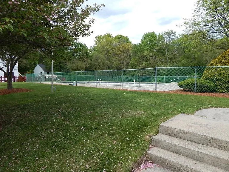 4 Universal St #12 — Photo 17