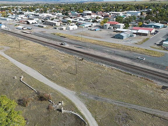 5th image of 1 W Yellowstone Ave