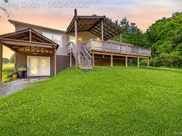 2190 Seymour Lake Rd, Ortonville, MI 48462