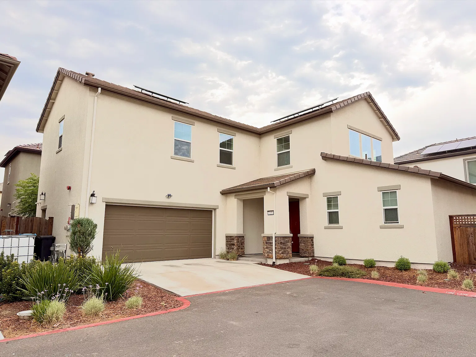4 bed, 1992 sqft, $3,395 — Photo 1