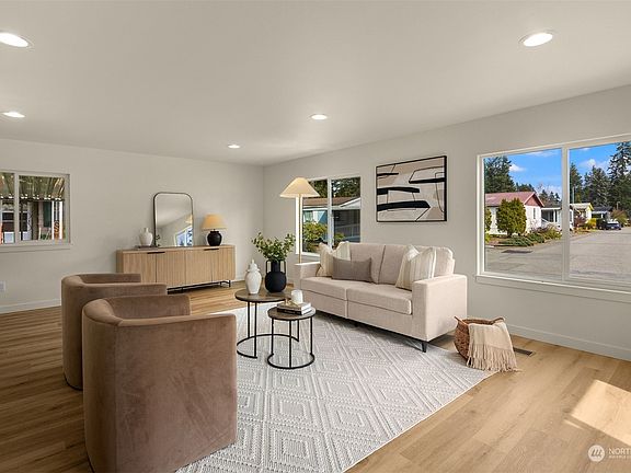 4th image of 12502 112th Avenue E #44