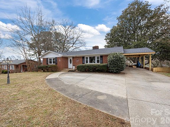 4th image of 275 Tanner St