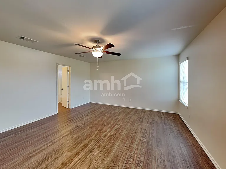 210 Phillips St — Photo 9