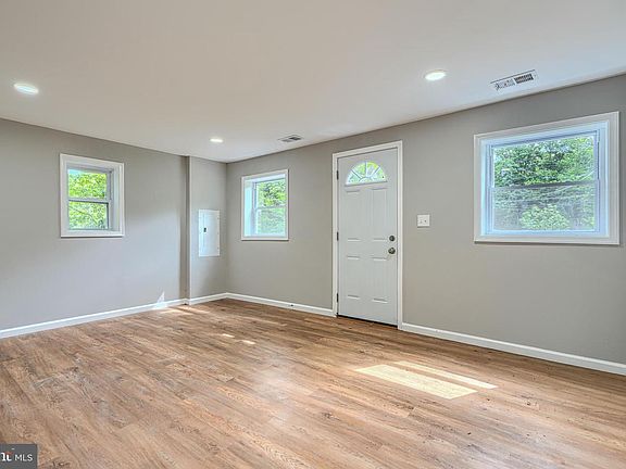 3rd image of 7825 Surratts Rd