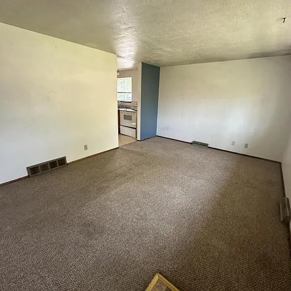 835 Franklin Ave — Photo 3
