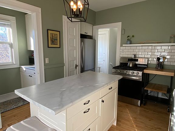 Kitchen with center island