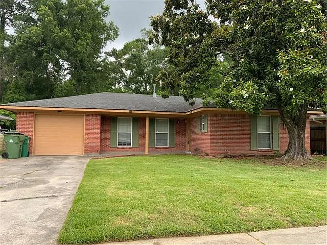 Building Photo - 172 Park Dr
