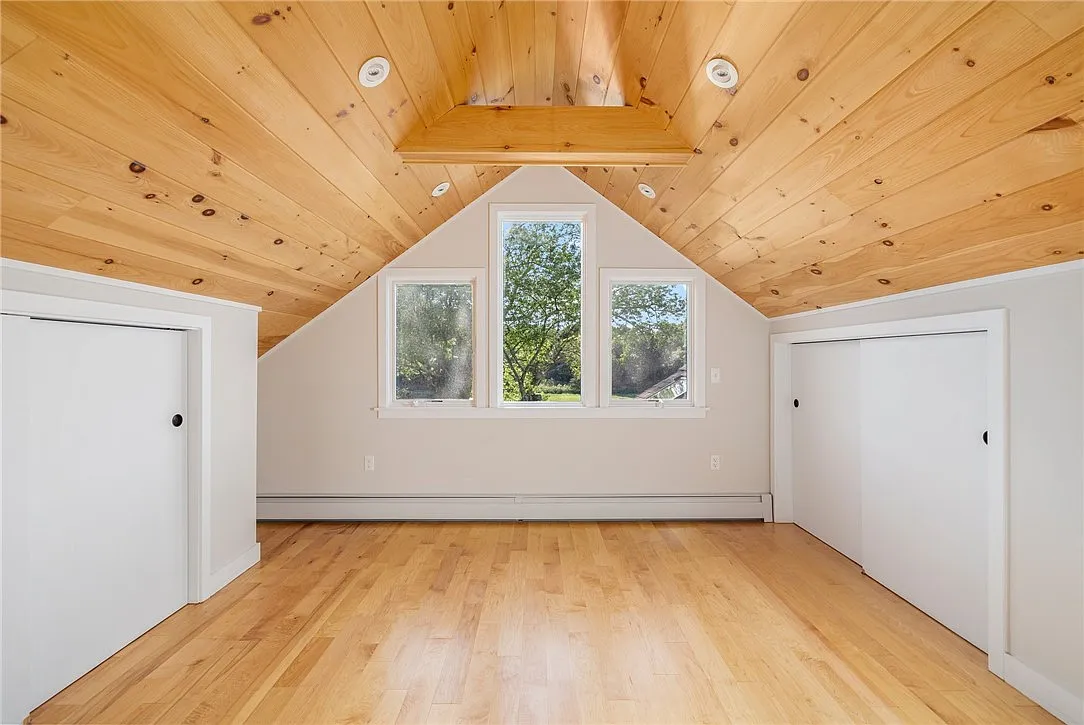 3 bed, 1613 sqft, $3,695 — Photo 4