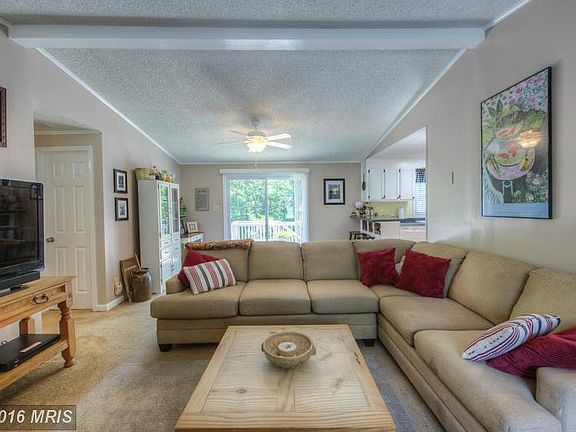 3rd image of 256 Hemlock Ln