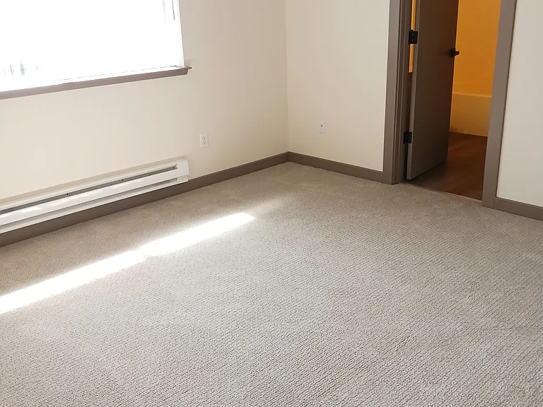 Upstairs rambler spacious master bedroom with attached FULL bathroom which includes nice walk-in closet.